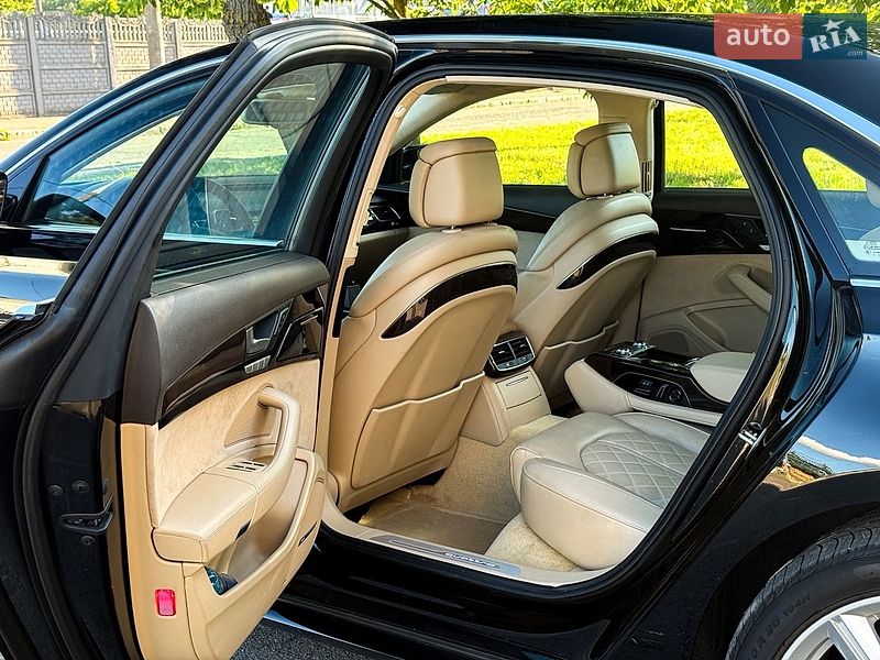 Седан Audi A8 2016 в Николаеве