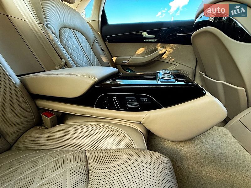 Седан Audi A8 2016 в Николаеве