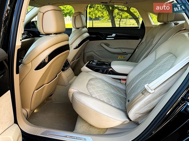 Седан Audi A8 2016 в Николаеве
