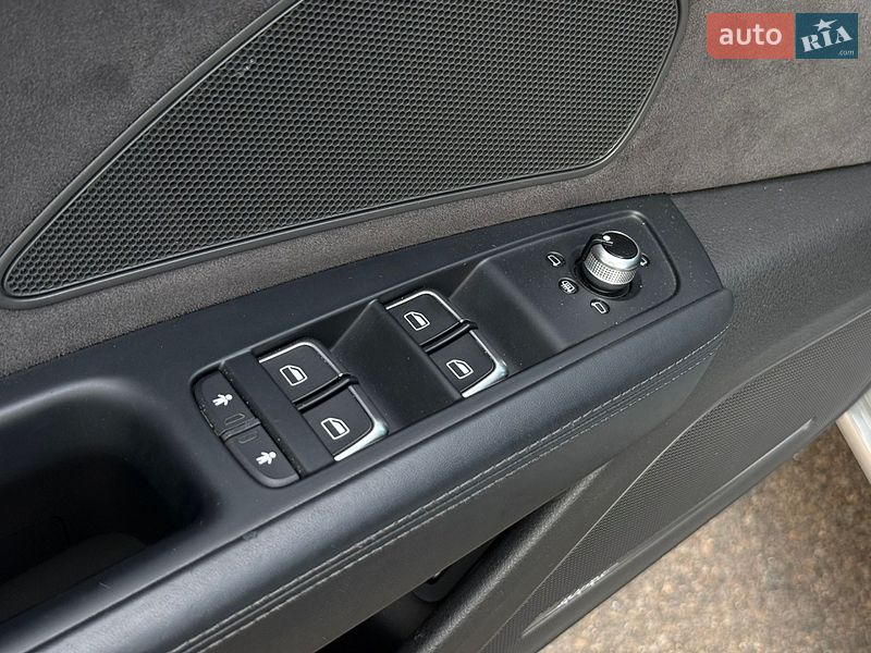 Седан Audi A8 2016 в Кривому Розі