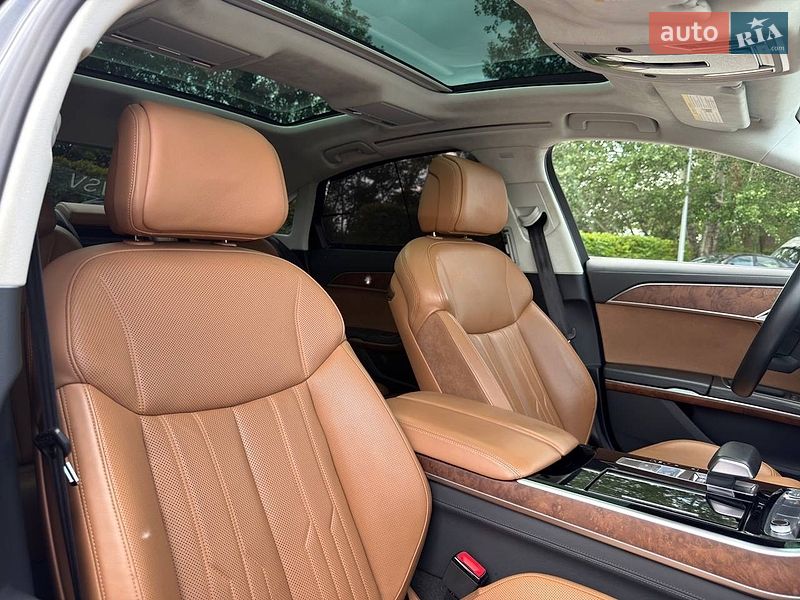 Седан Audi A8 2018 в Киеве