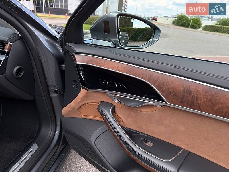 Седан Audi A8 2018 в Киеве