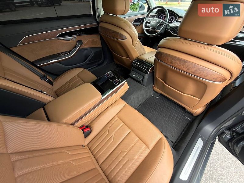 Седан Audi A8 2018 в Киеве