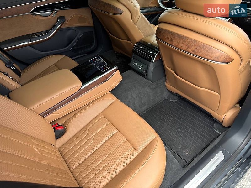 Седан Audi A8 2018 в Киеве