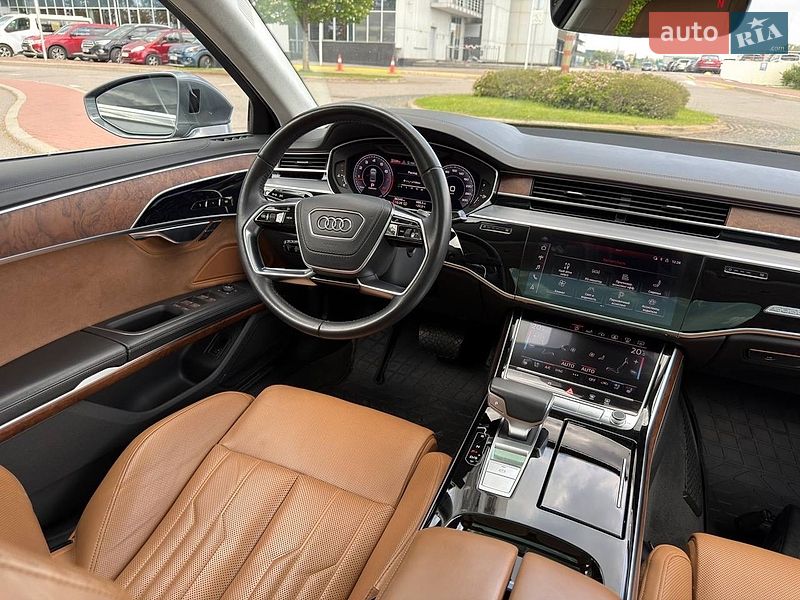 Седан Audi A8 2018 в Киеве