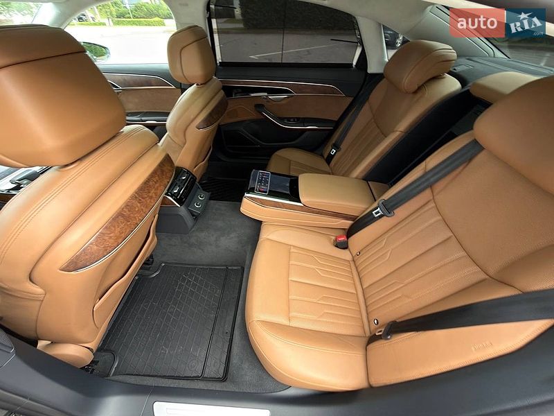 Седан Audi A8 2018 в Киеве