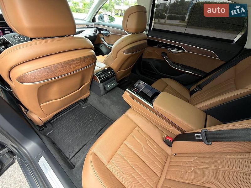 Седан Audi A8 2018 в Киеве