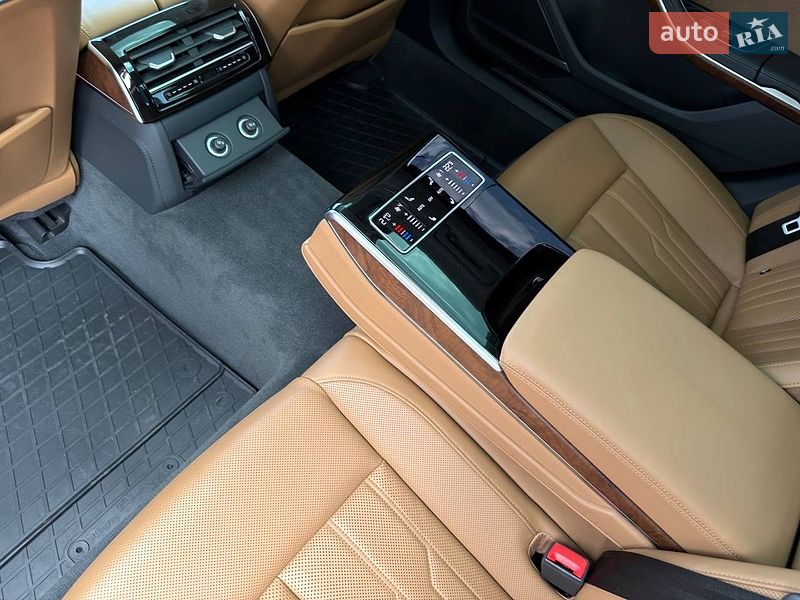 Седан Audi A8 2018 в Киеве