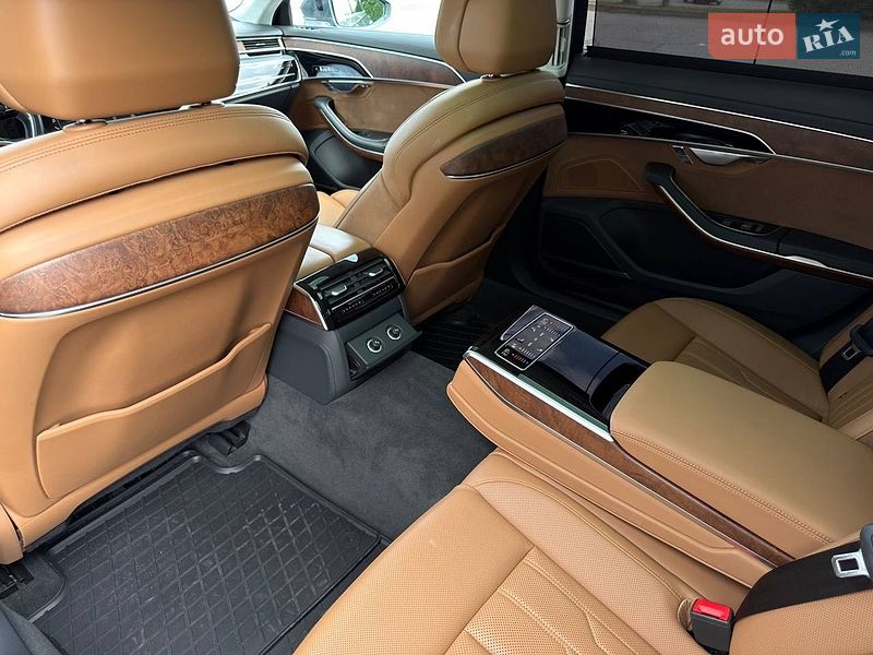 Седан Audi A8 2018 в Киеве