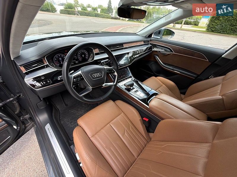 Седан Audi A8 2018 в Киеве