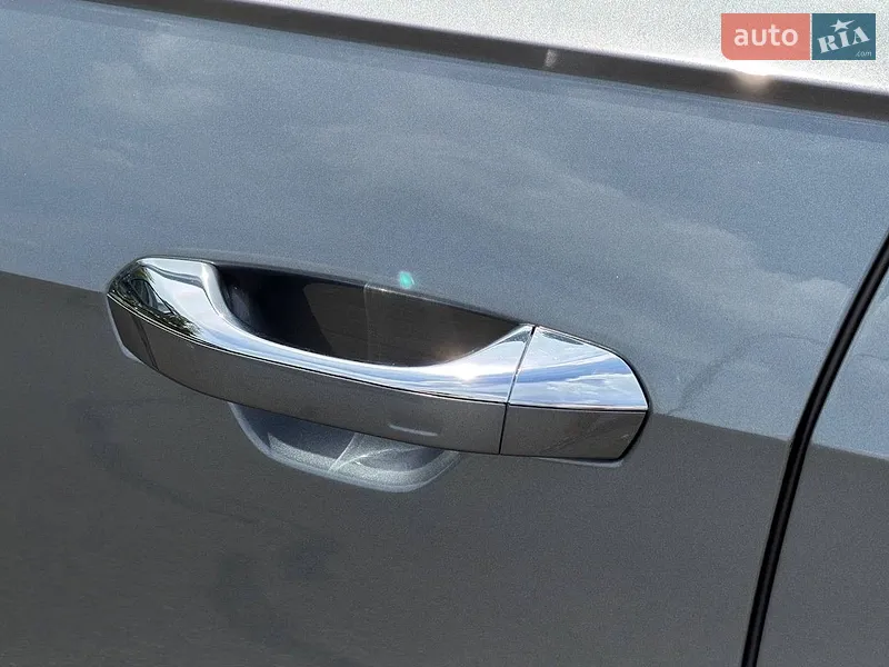Audi A8 2018 VIN WAU8DAF83KN010633 фото оголошення 85 з 176