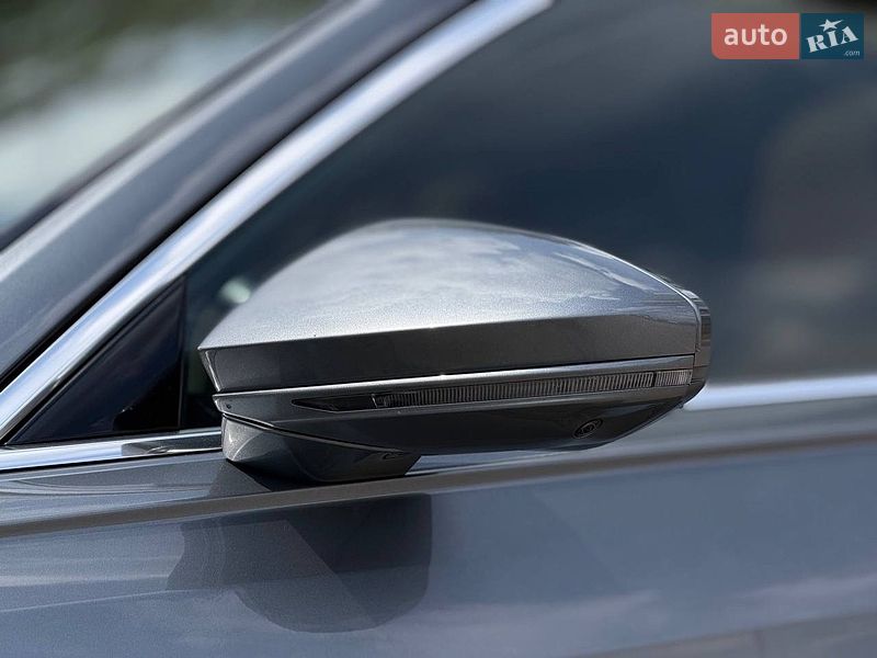 Седан Audi A8 2018 в Киеве
