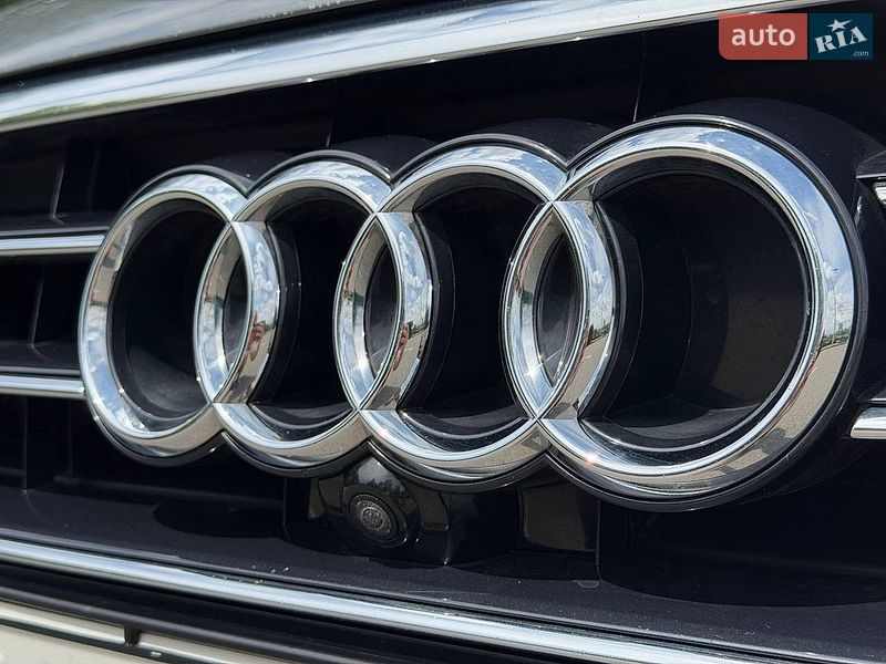 Седан Audi A8 2018 в Киеве