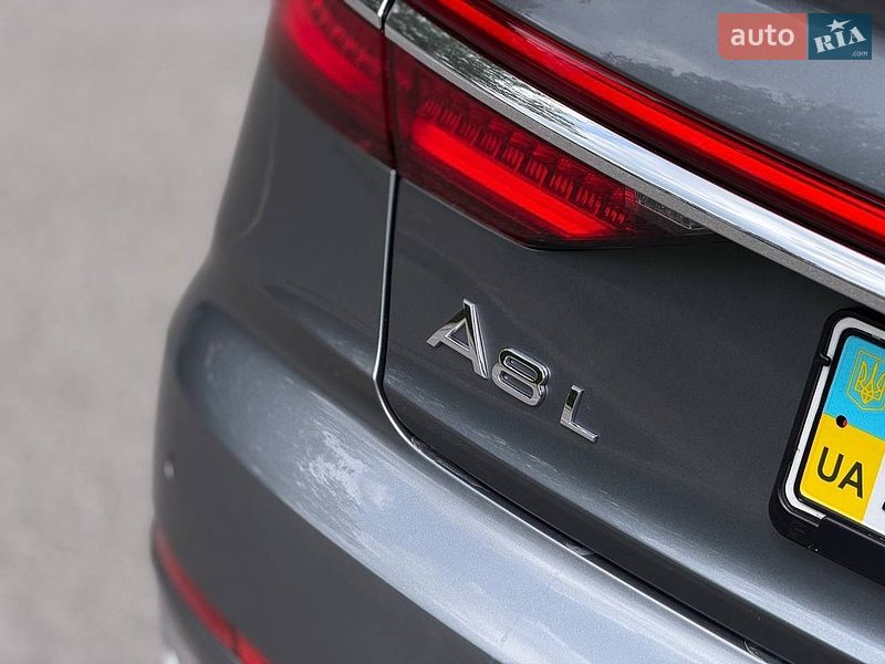 Седан Audi A8 2018 в Киеве
