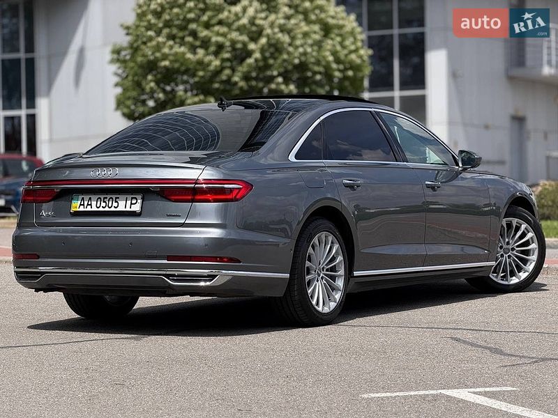 Седан Audi A8 2018 в Киеве