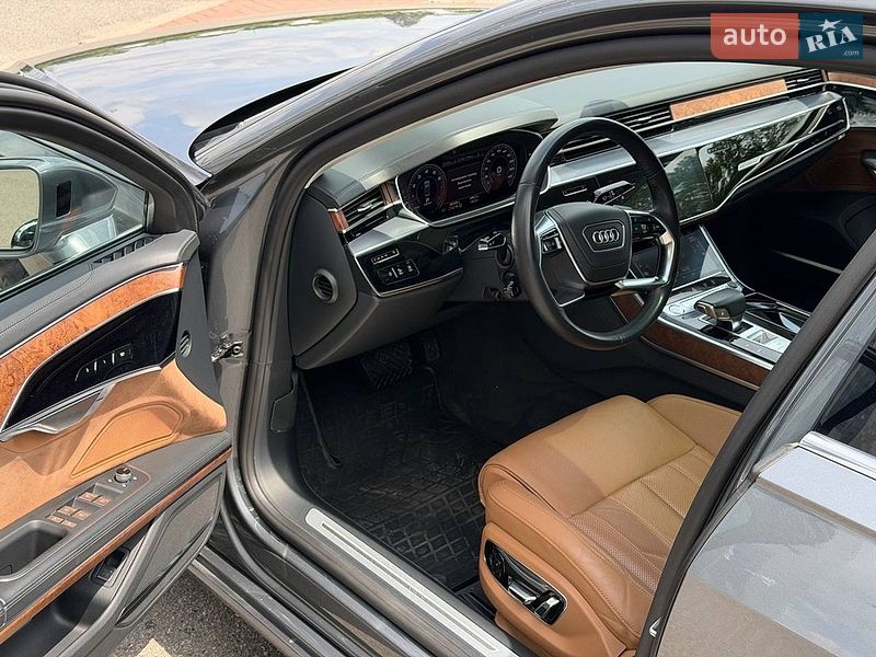 Седан Audi A8 2018 в Киеве