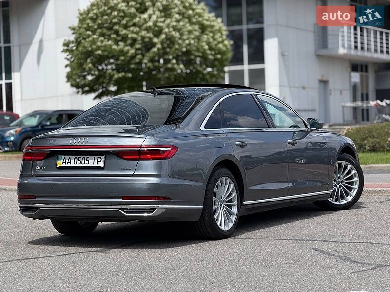 Седан Audi A8 2018 в Киеве