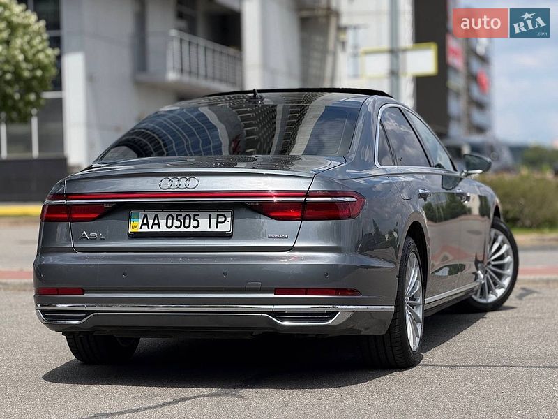 Седан Audi A8 2018 в Киеве
