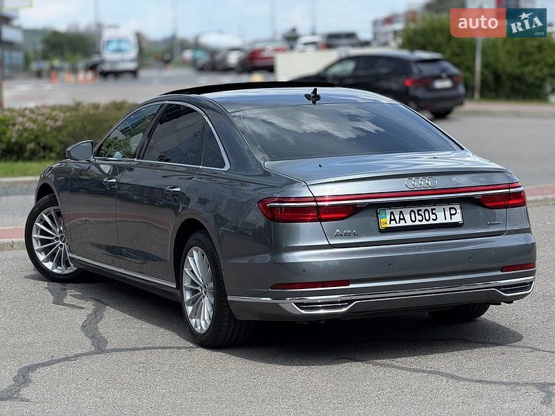 Седан Audi A8 2018 в Киеве