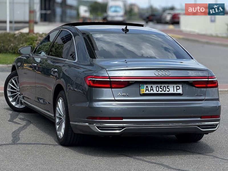 Седан Audi A8 2018 в Киеве