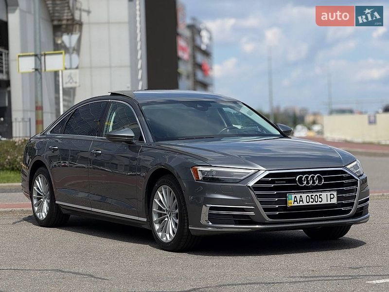 Седан Audi A8 2018 в Киеве