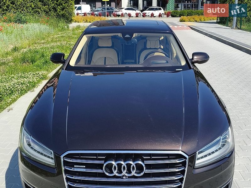 Седан Audi A8 2014 в Львове