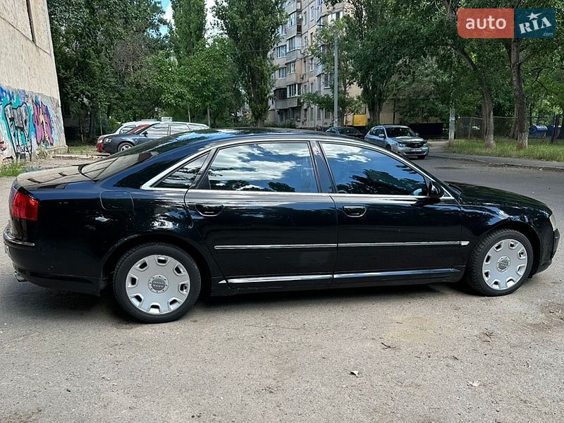 Седан Audi A8 2004 в Одессе