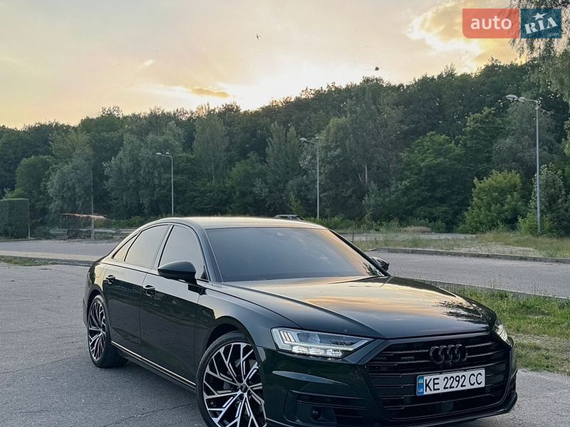 2018 Audi A8, VIN WAUZZZF80KN009993:plate — фото 1 (autoria)