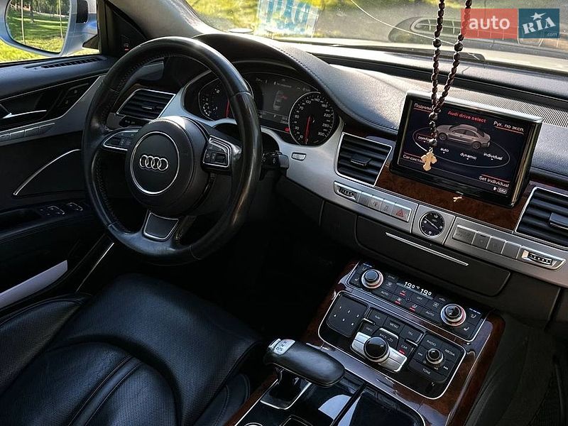 Седан Audi A8 2011 в Києві