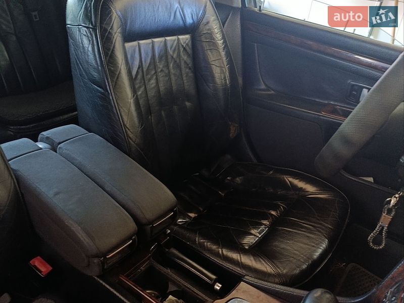 Седан Audi A8 1997 в Чернівцях