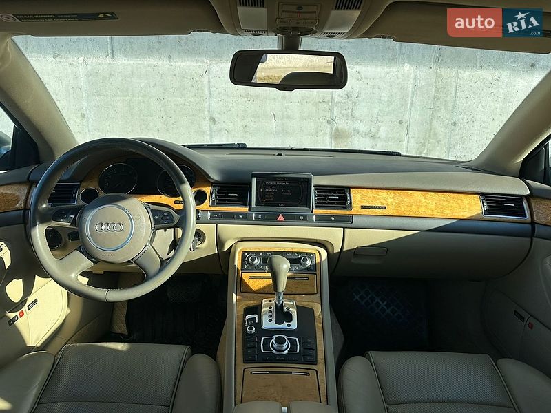 Седан Audi A8 2003 в Киеве