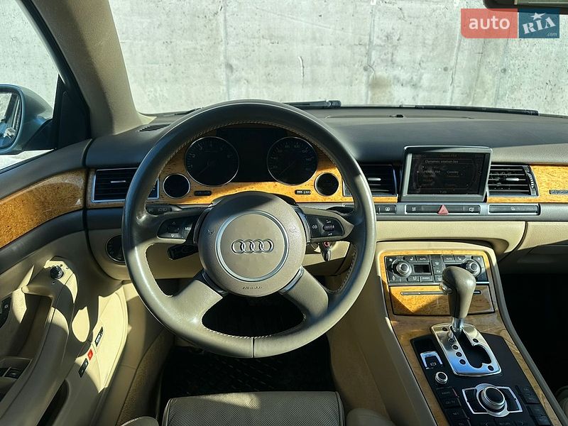 Седан Audi A8 2003 в Киеве