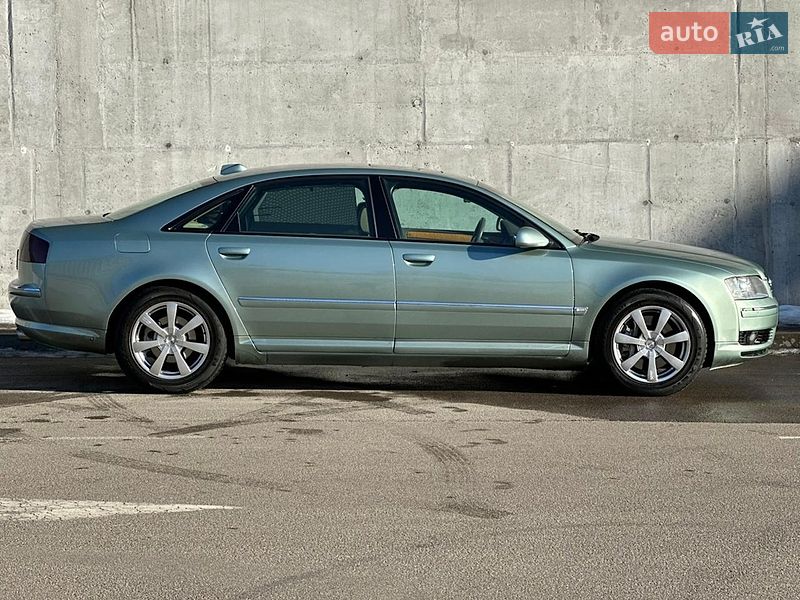 Седан Audi A8 2003 в Киеве