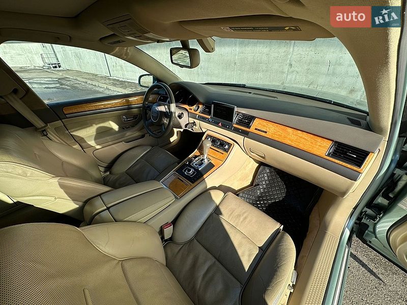 Седан Audi A8 2003 в Киеве