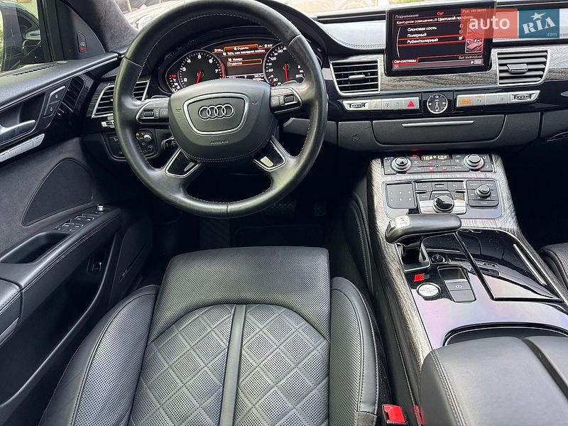 Седан Audi A8 2015 в Тернополе