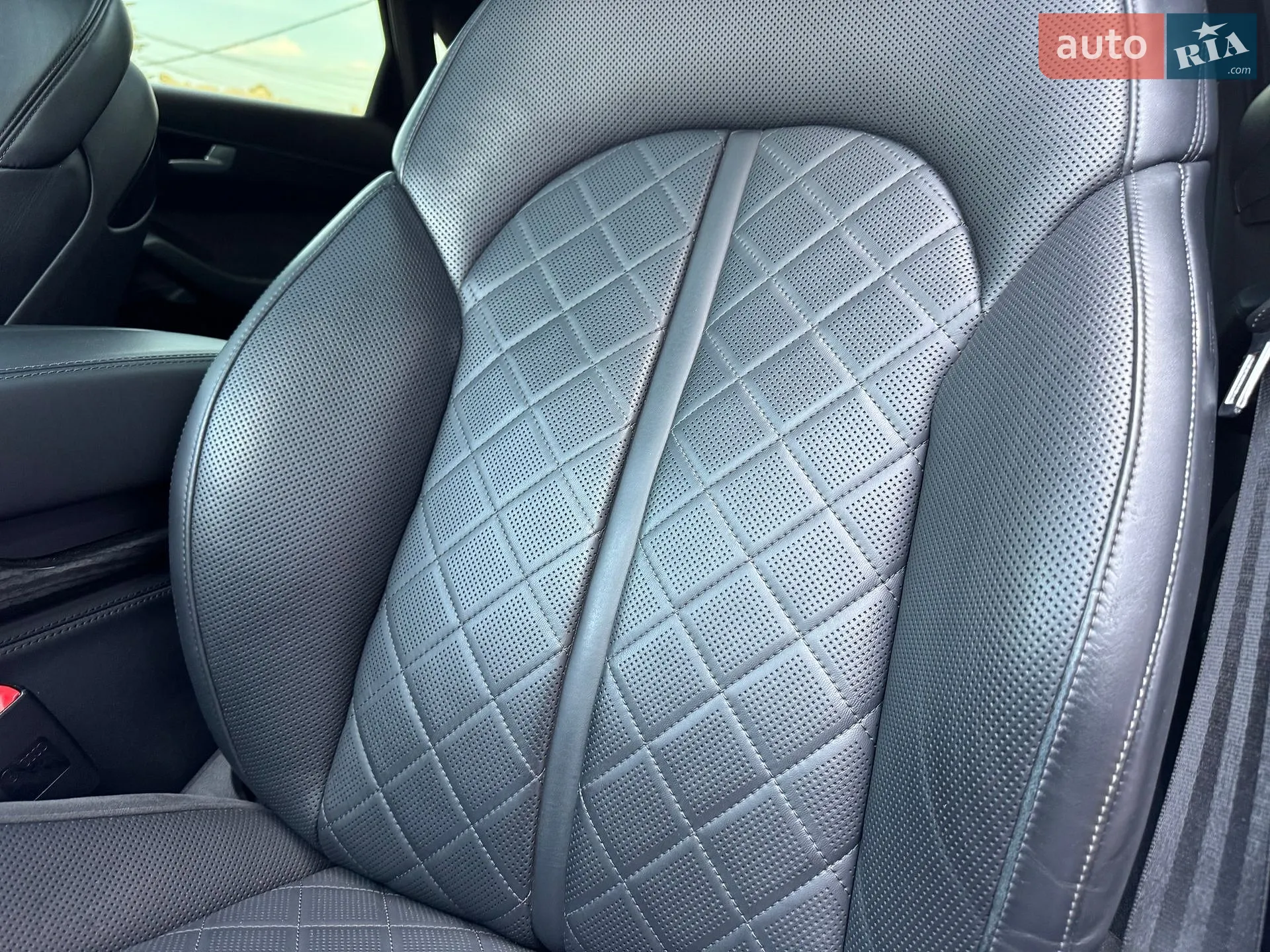 2015 Audi A8 - мініатюра 179