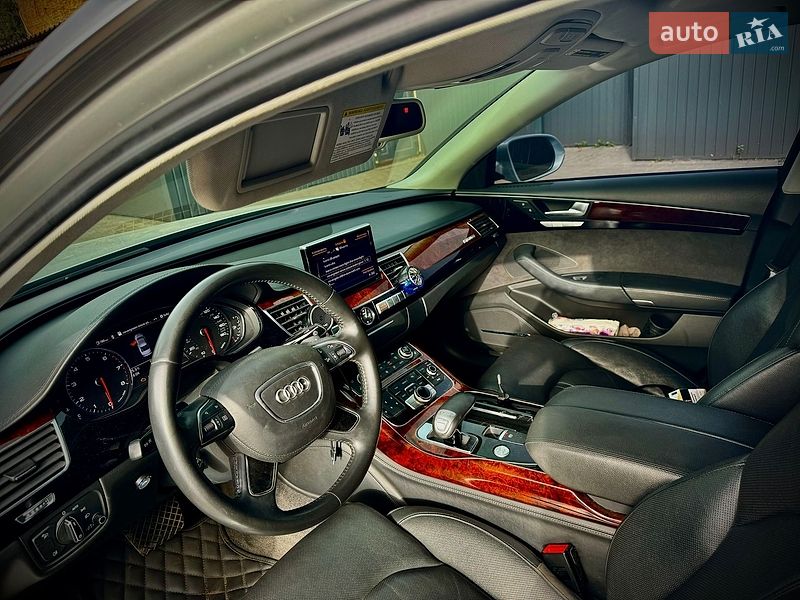 Седан Audi A8 2012 в Каменском