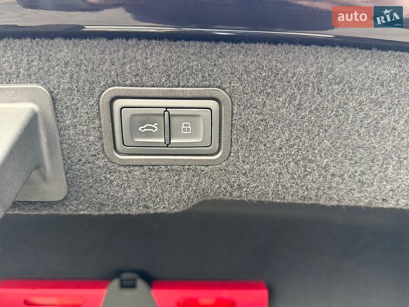 Седан Audi A8 2021 в Виннице