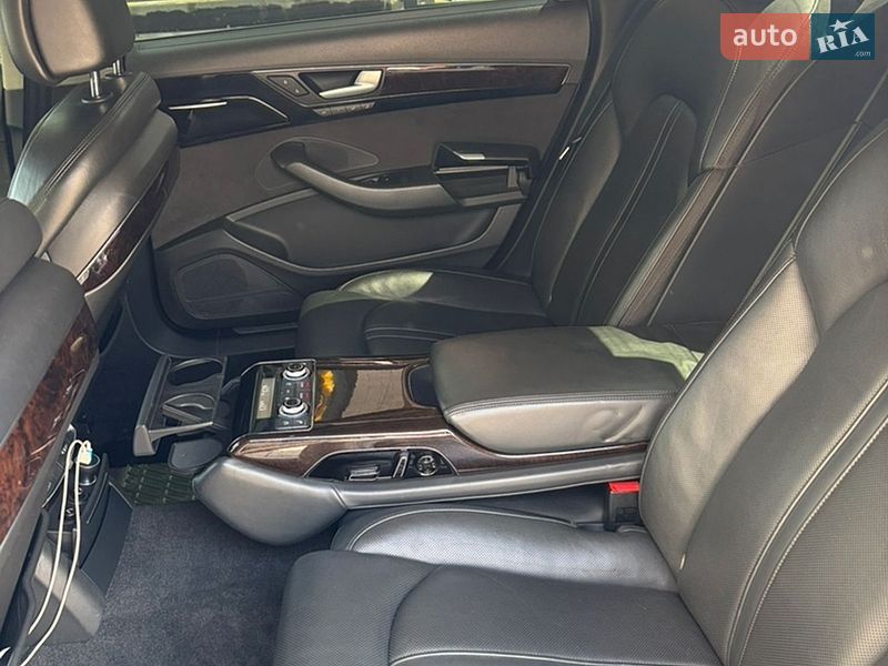Седан Audi A8 2012 в Одессе