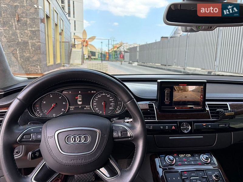 Седан Audi A8 2012 в Одессе
