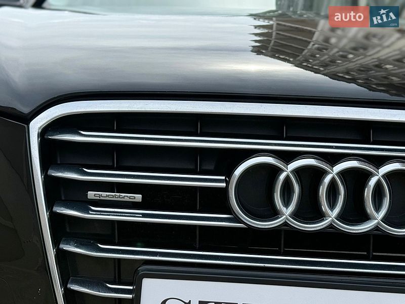 Седан Audi A8 2012 в Одессе