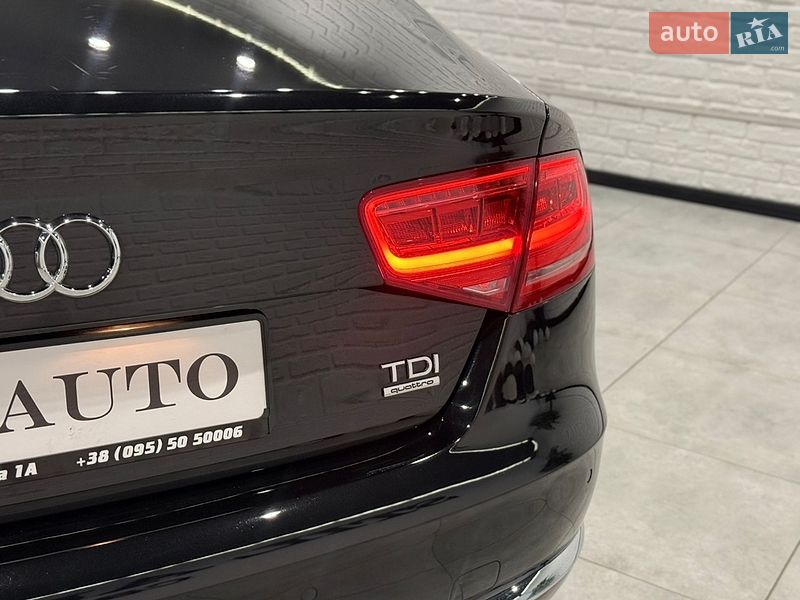 Седан Audi A8 2012 в Одессе