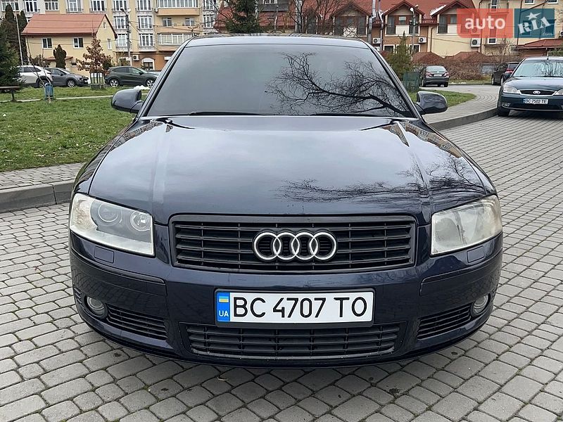 Седан Audi A8 2004 в Львове