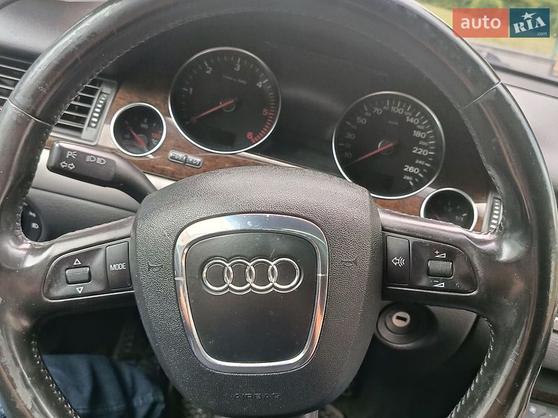 Седан Audi A8 2007 в Львове