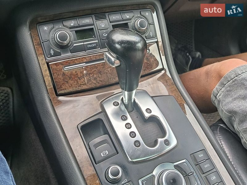 Седан Audi A8 2007 в Львове