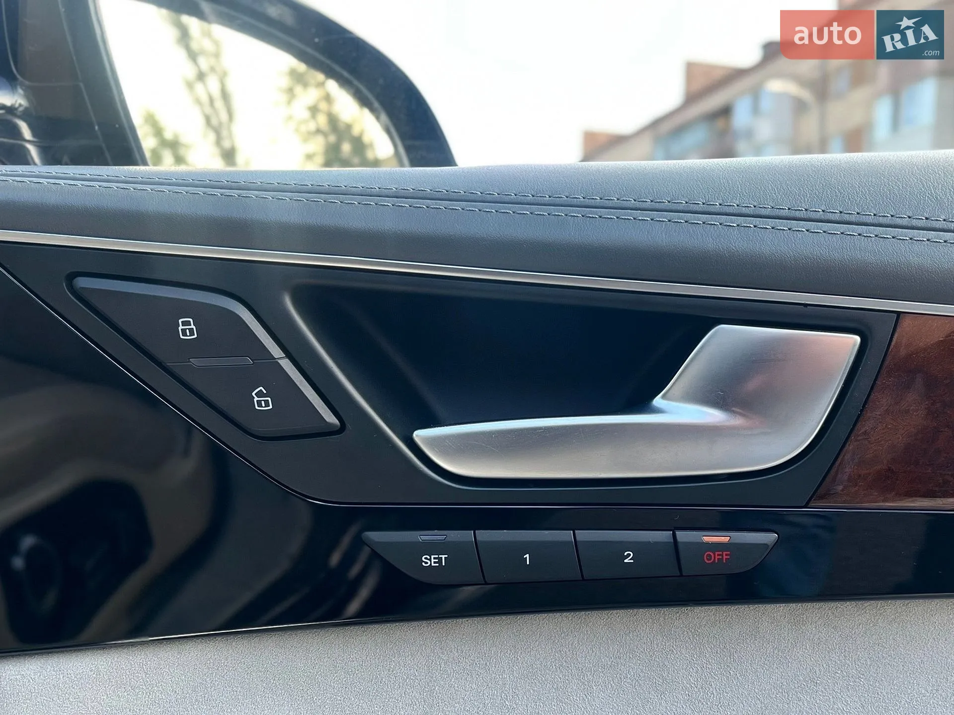 2010 Audi A8 - мініатюра 35