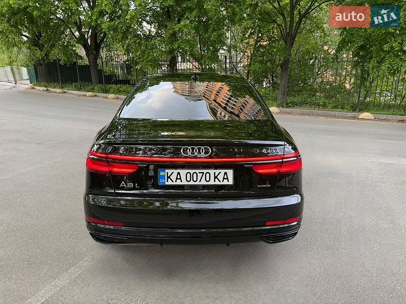 Седан Audi A8 2021 в Киеве