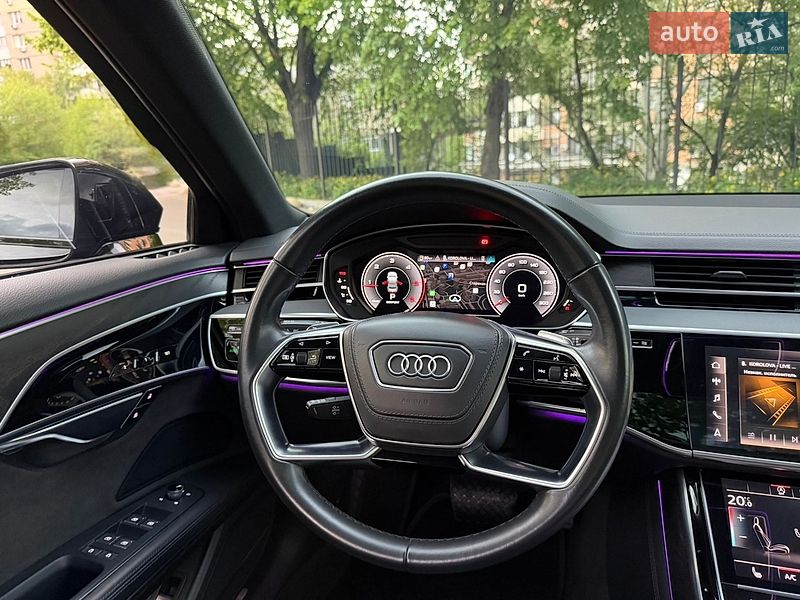 Седан Audi A8 2021 в Киеве