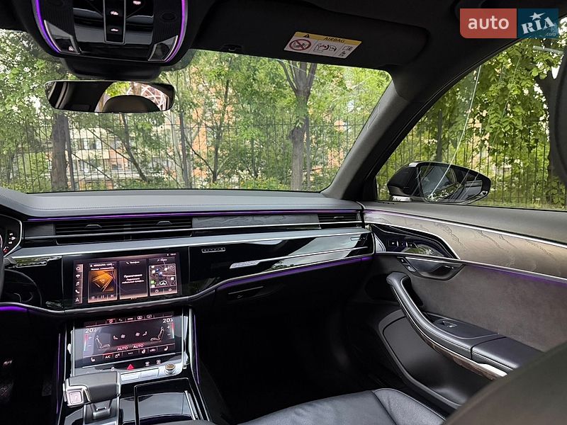 Седан Audi A8 2021 в Киеве