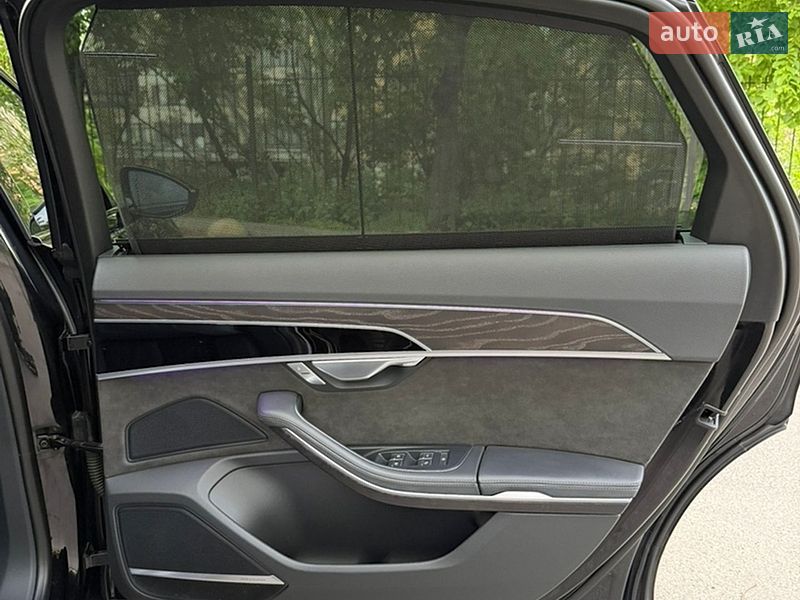 Седан Audi A8 2021 в Киеве
